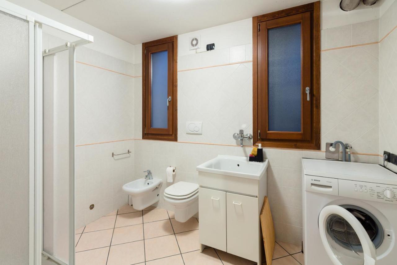 Casa Lorena Ντεζεντσάνο ντελ Γκάρντα Εξωτερικό φωτογραφία