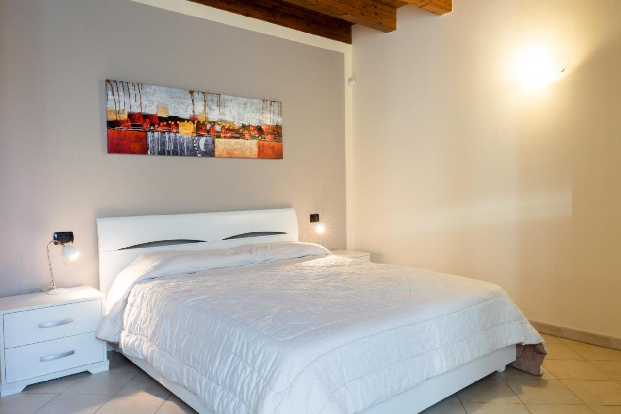 Casa Lorena Ντεζεντσάνο ντελ Γκάρντα Εξωτερικό φωτογραφία